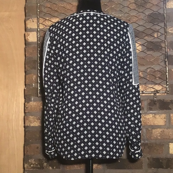 Ann Taylor loft hi low pullover blouse long sleeve black white geo pattern XS - Picture 2 of 6